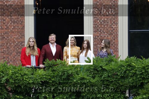 Den haag 16 juli 2021
Koninklijk fotouurtje met Koning Willem Alexander Koningin Maxima Prinses Amalia Alexia en Ariane in de tuin van Paleis Huis ten Bosch.