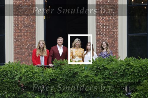 Den haag 16 juli 2021
Koninklijk fotouurtje met Koning Willem Alexander Koningin Maxima Prinses Amalia Alexia en Ariane in de tuin van Paleis Huis ten Bosch.