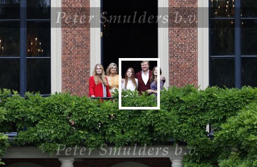 Den haag 16 juli 2021
Koninklijk fotouurtje met Koning Willem Alexander Koningin Maxima Prinses Amalia Alexia en Ariane in de tuin van Paleis Huis ten Bosch.
