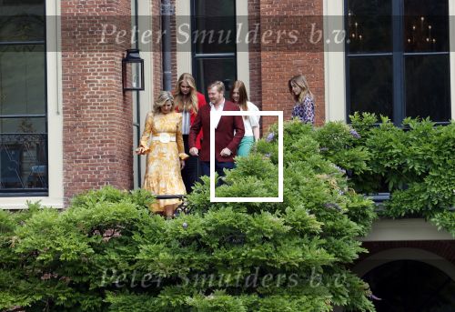 Den haag 16 juli 2021
Koninklijk fotouurtje met Koning Willem Alexander Koningin Maxima Prinses Amalia Alexia en Ariane in de tuin van Paleis Huis ten Bosch.