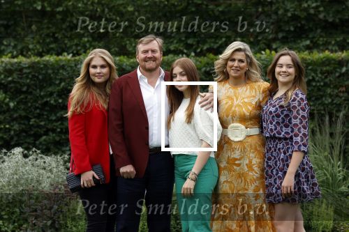 Den haag 16 juli 2021
Koninklijk fotouurtje met Koning Willem Alexander Koningin Maxima Prinses Amalia Alexia en Ariane in de tuin van Paleis Huis ten Bosch.