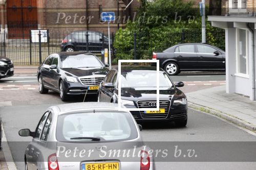 Hilversum 30 juni 2021
Koning Willem Alexander en Koningin Maxima arriveren bij theater Gooiland voor de uitreiking van de appeltjes van Oranje . Ze komen met de verlengde audi A8 van de koning.