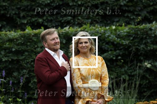 Den haag 16 juli 2021
Koninklijk fotouurtje met Koning Willem Alexander Koningin Maxima Prinses Amalia Alexia en Ariane in de tuin van Paleis Huis ten Bosch.