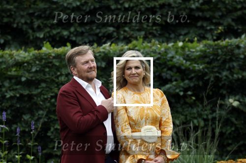 Den haag 16 juli 2021
Koninklijk fotouurtje met Koning Willem Alexander Koningin Maxima Prinses Amalia Alexia en Ariane in de tuin van Paleis Huis ten Bosch.