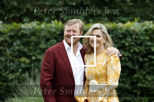 Den haag 16 juli 2021
Koninklijk fotouurtje met Koning Willem Alexander Koningin Maxima Prinses Amalia Alexia en Ariane in de tuin van Paleis Huis ten Bosch.