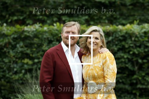 Den haag 16 juli 2021
Koninklijk fotouurtje met Koning Willem Alexander Koningin Maxima Prinses Amalia Alexia en Ariane in de tuin van Paleis Huis ten Bosch.
