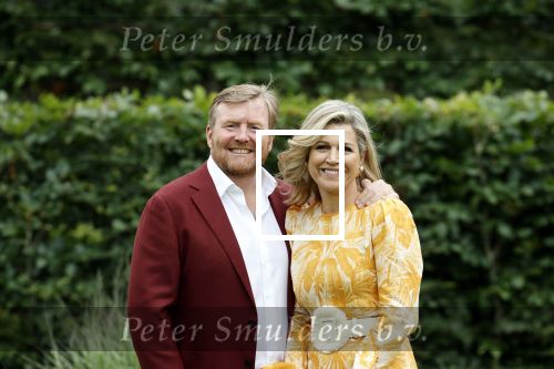 Den haag 16 juli 2021
Koninklijk fotouurtje met Koning Willem Alexander Koningin Maxima Prinses Amalia Alexia en Ariane in de tuin van Paleis Huis ten Bosch.