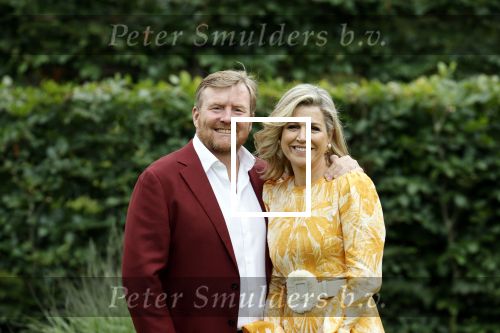 Den haag 16 juli 2021
Koninklijk fotouurtje met Koning Willem Alexander Koningin Maxima Prinses Amalia Alexia en Ariane in de tuin van Paleis Huis ten Bosch.