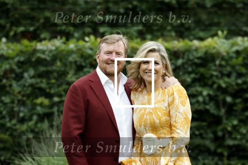 Den haag 16 juli 2021
Koninklijk fotouurtje met Koning Willem Alexander Koningin Maxima Prinses Amalia Alexia en Ariane in de tuin van Paleis Huis ten Bosch.
