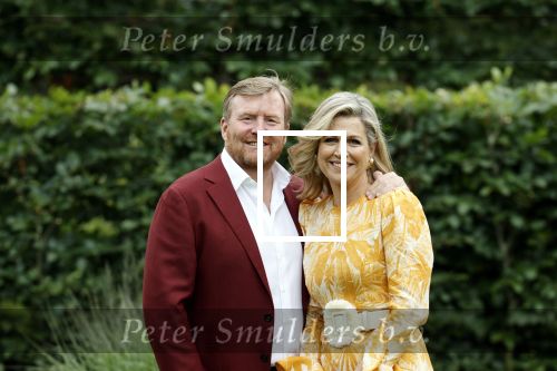 Den haag 16 juli 2021
Koninklijk fotouurtje met Koning Willem Alexander Koningin Maxima Prinses Amalia Alexia en Ariane in de tuin van Paleis Huis ten Bosch.