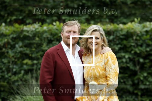 Den haag 16 juli 2021
Koninklijk fotouurtje met Koning Willem Alexander Koningin Maxima Prinses Amalia Alexia en Ariane in de tuin van Paleis Huis ten Bosch.