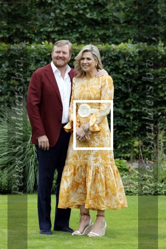 Den haag 16 juli 2021
Koninklijk fotouurtje met Koning Willem Alexander Koningin Maxima Prinses Amalia Alexia en Ariane in de tuin van Paleis Huis ten Bosch.