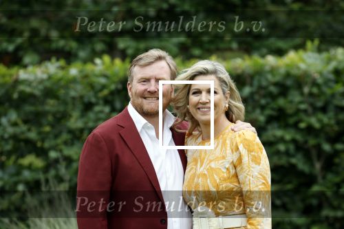 Den haag 16 juli 2021
Koninklijk fotouurtje met Koning Willem Alexander Koningin Maxima Prinses Amalia Alexia en Ariane in de tuin van Paleis Huis ten Bosch.