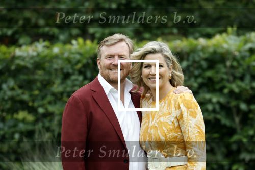 Den haag 16 juli 2021
Koninklijk fotouurtje met Koning Willem Alexander Koningin Maxima Prinses Amalia Alexia en Ariane in de tuin van Paleis Huis ten Bosch.
