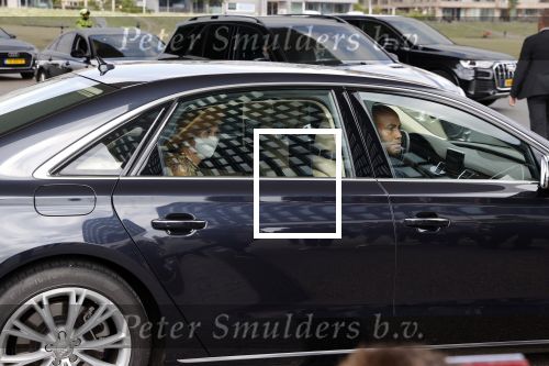 Amsterdam 24 juni 2021
Koningin Maxima bzoekt het EYE museum in Amsterdam . Femke Halsema begeleid haar.
Maxima rijdt in de reserve Audi A8 van haar man Koning Willem Alexander .