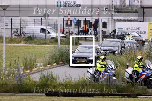 Amsterdam 24 juni 2021
Koningin Maxima bzoekt het EYE museum in Amsterdam . Femke Halsema begeleid haar.
Maxima rijdt in de reserve Audi A8 van haar man Koning Willem Alexander .