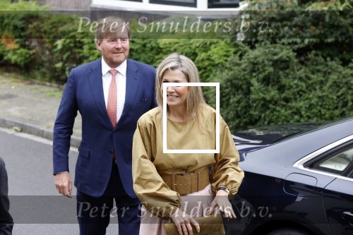 Hilversum 30 juni 2021
Koning Willem Alexander en Koningin Maxima arriveren bij theater Gooiland voor de uitreiking van de appeltjes van Oranje .