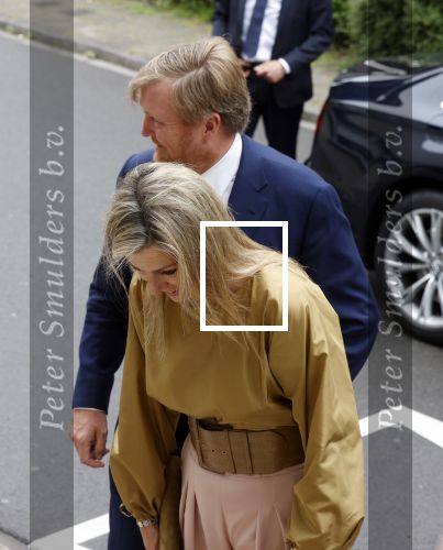 Hilversum 30 juni 2021
Koning Willem Alexander en Koningin Maxima arriveren bij theater Gooiland voor de uitreiking van de appeltjes van Oranje .