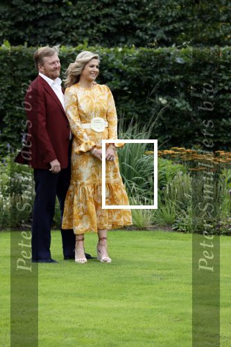 Den haag 16 juli 2021
Koninklijk fotouurtje met Koning Willem Alexander Koningin Maxima Prinses Amalia Alexia en Ariane in de tuin van Paleis Huis ten Bosch.