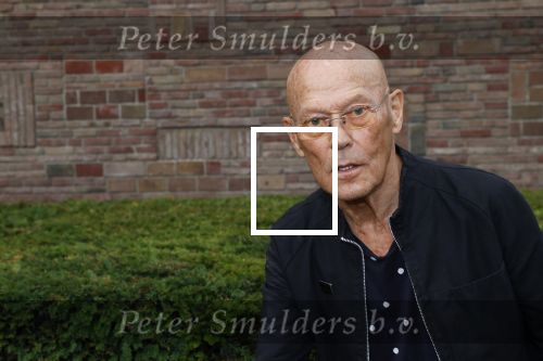 Amsterdam 11 juli 2021
Koos v Dijk , manager Herman Brood op zijn sterfdag bij bankje bij het Hilton Hotel