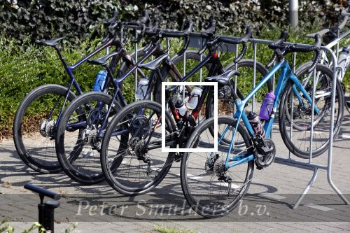 Zevenhuizen 4 juli 2021
Leontien v Moorsel Wendy v Dijk en Anouk Smulders gaan met 500 vrouwen de Amstel Gold race rijden . Vandaag was er een training . Ook Michael Zijlaard en zijn broer Ron reden mee. LIV fietsen