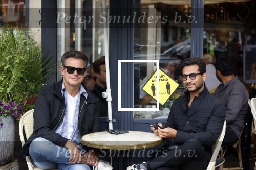 Amsterdam 19 juni 2021
Leco v Zadelhoff met zijn partner op terras bij de Joffers