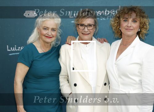 Amsterdam 16 juli 2021
Premiere de Luizenmoeder in Tuschinski.
V.l.n.r. Leny Breederveld, Beppie Melissen en Bianca Krijgsman