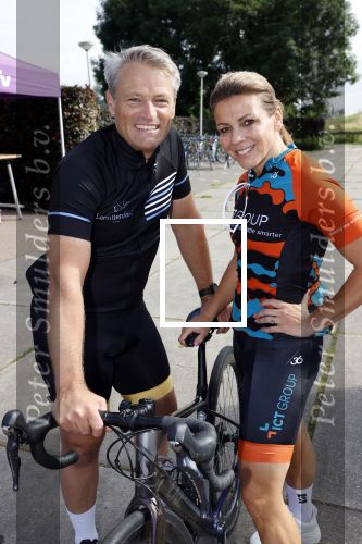 Zevenhuizen 4 juli 2021
Leontien v Moorsel Wendy v Dijk en Anouk Smulders gaan met 500 vrouwen de Amstel Gold race rijden . Vandaag was er een training . Ook Michael Zijlaard en zijn broer Ron reden mee.