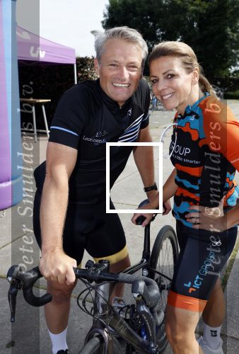Zevenhuizen 4 juli 2021
Leontien v Moorsel Wendy v Dijk en Anouk Smulders gaan met 500 vrouwen de Amstel Gold race rijden . Vandaag was er een training . Ook Michael Zijlaard en zijn broer Ron reden mee.
