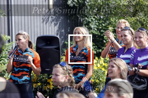 Zevenhuizen 4 juli 2021
Leontien v Moorsel Wendy v Dijk en Anouk Smulders gaan met 500 vrouwen de Amstel Gold race rijden . Vandaag was er een training . Ook Michael Zijlaard en zijn broer Ron reden mee.