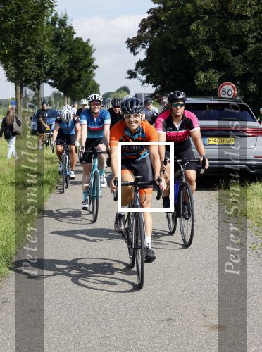 Zevenhuizen 4 juli 2021
Leontien v Moorsel Wendy v Dijk en Anouk Smulders gaan met 500 vrouwen de Amstel Gold race rijden . Vandaag was er een training . Ook Michael Zijlaard en zijn broer Ron reden mee.