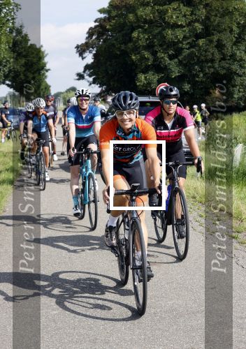 Zevenhuizen 4 juli 2021
Leontien v Moorsel Wendy v Dijk en Anouk Smulders gaan met 500 vrouwen de Amstel Gold race rijden . Vandaag was er een training . Ook Michael Zijlaard en zijn broer Ron reden mee.