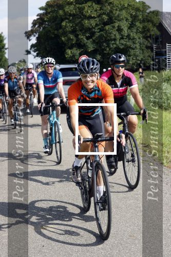 Zevenhuizen 4 juli 2021
Leontien v Moorsel Wendy v Dijk en Anouk Smulders gaan met 500 vrouwen de Amstel Gold race rijden . Vandaag was er een training . Ook Michael Zijlaard en zijn broer Ron reden mee.