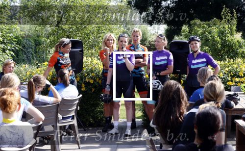 Zevenhuizen 4 juli 2021
Leontien v Moorsel Wendy v Dijk en Anouk Smulders gaan met 500 vrouwen de Amstel Gold race rijden . Vandaag was er een training . Ook Michael Zijlaard en zijn broer Ron reden mee.