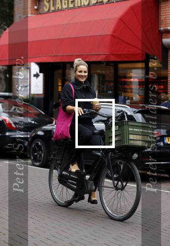 Amsterdam 6 juli 2021
Lieke v Lexmond op de cornelis schuytstraat