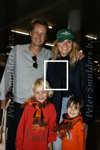 Amsterdam 26 juni 2021
Lieke v Lexmond haar man Bas v Veggel en hun kinderen bij de Johan Cruijff arena . Ze gingen naar de wedstrijd Denemarken-Wales