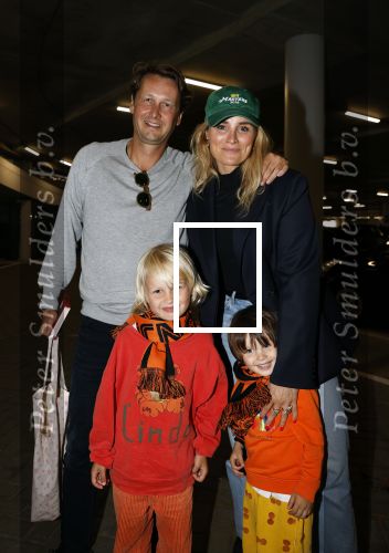 Amsterdam 26 juni 2021
Lieke v Lexmond haar man Bas v Veggel en hun kinderen bij de Johan Cruijff arena . Ze gingen naar de wedstrijd Denemarken-Wales