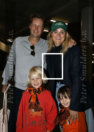 Amsterdam 26 juni 2021
Lieke v Lexmond haar man Bas v Veggel en hun kinderen bij de Johan Cruijff arena . Ze gingen naar de wedstrijd Denemarken-Wales