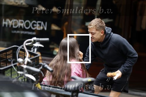 Amsterdam 12 juli 2021
Jorik Scholten / Lil Kleine en Jaimie Vaes kussend op de cornelis schuytstraat