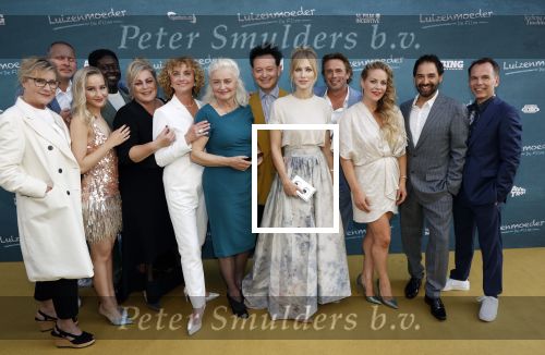 Amsterdam 16 juli 2021
Premiere de Luizenmoeder in Tuschinski. Cast Luizenmoeder