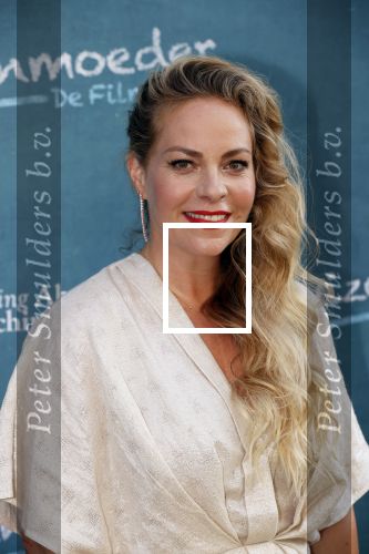 Amsterdam 16 juli 2021
Premiere de Luizenmoeder in Tuschinski. Maaike Martens met partner