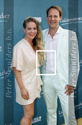 Amsterdam 16 juli 2021
Premiere de Luizenmoeder in Tuschinski. Maaike Martens met partner
