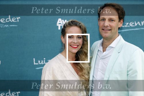 Amsterdam 16 juli 2021
Premiere de Luizenmoeder in Tuschinski. Maaike Martens met partner
