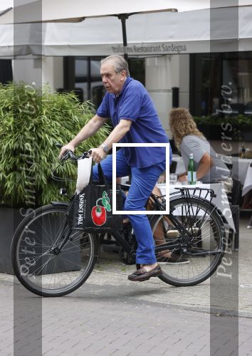 Amsterdam 10 juli 2021
Maarten Spanjer op de fiets in Amsterdam zuid