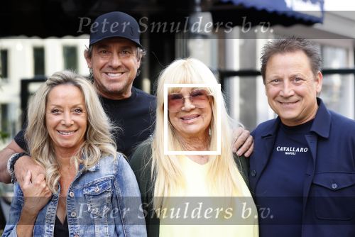 Alkmaar 7 juli 2021
Mary Borsato viert haar 76e verjaardag bij rstaurnt Pluim in Alkmaar.
Aanwezig marco Borsato met zijn vrouw Leontine , Armando Borsato met zijn vriendin en dochters . Silvana Borsato met haar dochter . Ook Senna is erbij.