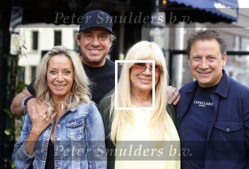 Alkmaar 7 juli 2021
Mary Borsato viert haar 76e verjaardag bij rstaurnt Pluim in Alkmaar.
Aanwezig marco Borsato met zijn vrouw Leontine , Armando Borsato met zijn vriendin en dochters . Silvana Borsato met haar dochter . Ook Senna is erbij.