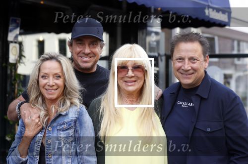 Alkmaar 7 juli 2021
Mary Borsato viert haar 76e verjaardag bij rstaurnt Pluim in Alkmaar.
Aanwezig marco Borsato met zijn vrouw Leontine , Armando Borsato met zijn vriendin en dochters . Silvana Borsato met haar dochter . Ook Senna is erbij.
