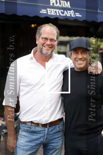 Alkmaar 7 juli 2021
Mary Borsato viert haar 76e verjaardag bij rstaurnt Pluim in Alkmaar.
Aanwezig marco Borsato met zijn vrouw Leontine , Armando Borsato met zijn vriendin en dochters . Silvana Borsato met haar dochter . Ook Senna is erbij.