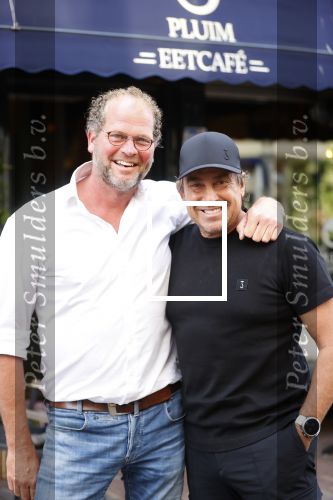 Alkmaar 7 juli 2021
Mary Borsato viert haar 76e verjaardag bij rstaurnt Pluim in Alkmaar.
Aanwezig marco Borsato met zijn vrouw Leontine , Armando Borsato met zijn vriendin en dochters . Silvana Borsato met haar dochter . Ook Senna is erbij.