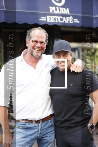 Alkmaar 7 juli 2021
Mary Borsato viert haar 76e verjaardag bij rstaurnt Pluim in Alkmaar.
Aanwezig marco Borsato met zijn vrouw Leontine , Armando Borsato met zijn vriendin en dochters . Silvana Borsato met haar dochter . Ook Senna is erbij.